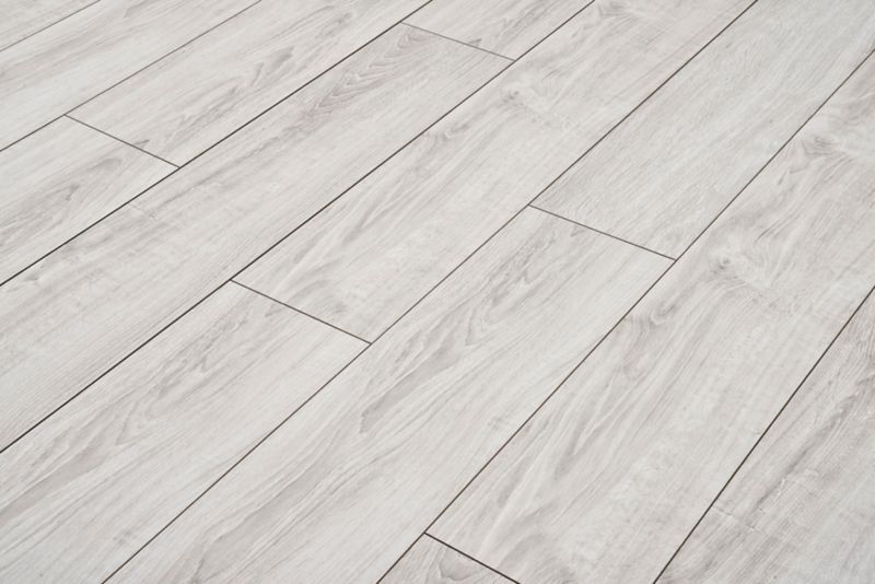 Panele podłogowe laminowane Weninger Dąb Bosfor AC6 1,65 m2